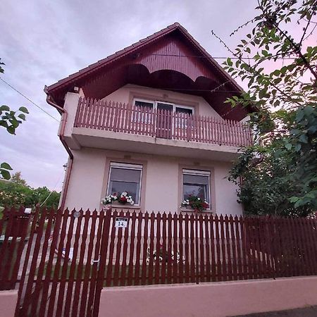 Álmos Vendégház Hajdúszoboszló Extérieur photo